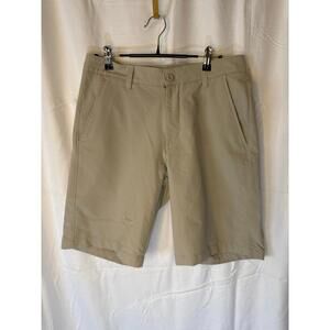 Under Armour men’s golf shorts size 32